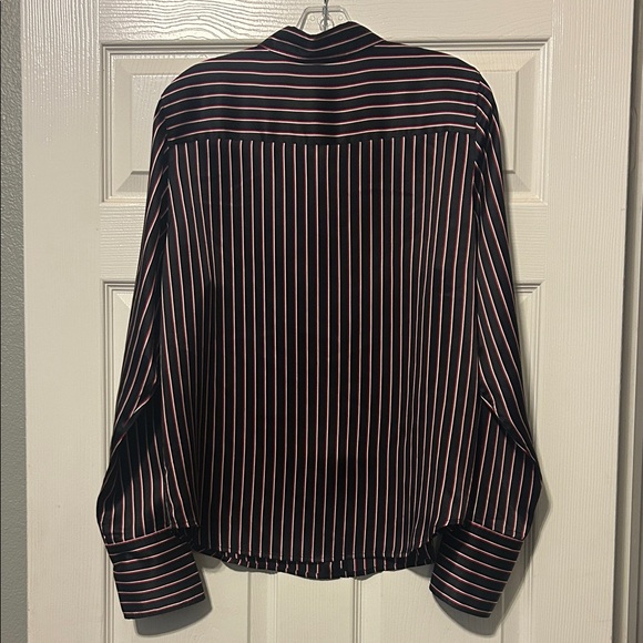 Ralph by Ralph Lauren 100%silk button up shirt with French cuffs. - Picture 7 of 7